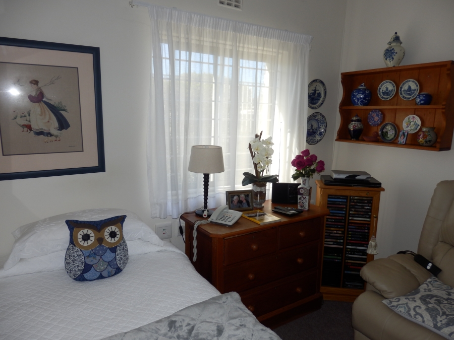 To Let 1 Bedroom Property for Rent in Kirstenhof Western Cape